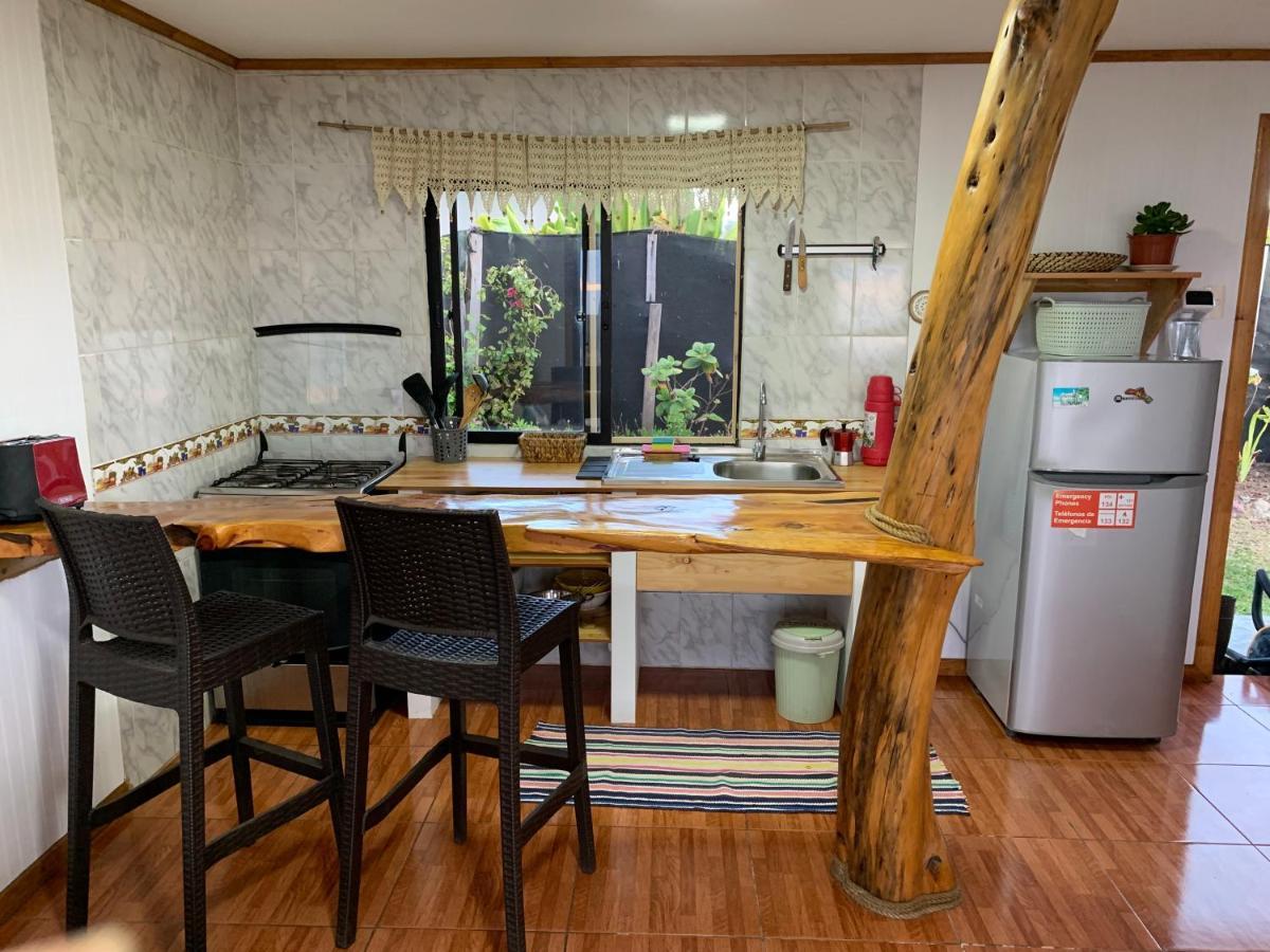 Cabanas & Hostal Tojika Hanga Roa Ngoại thất bức ảnh