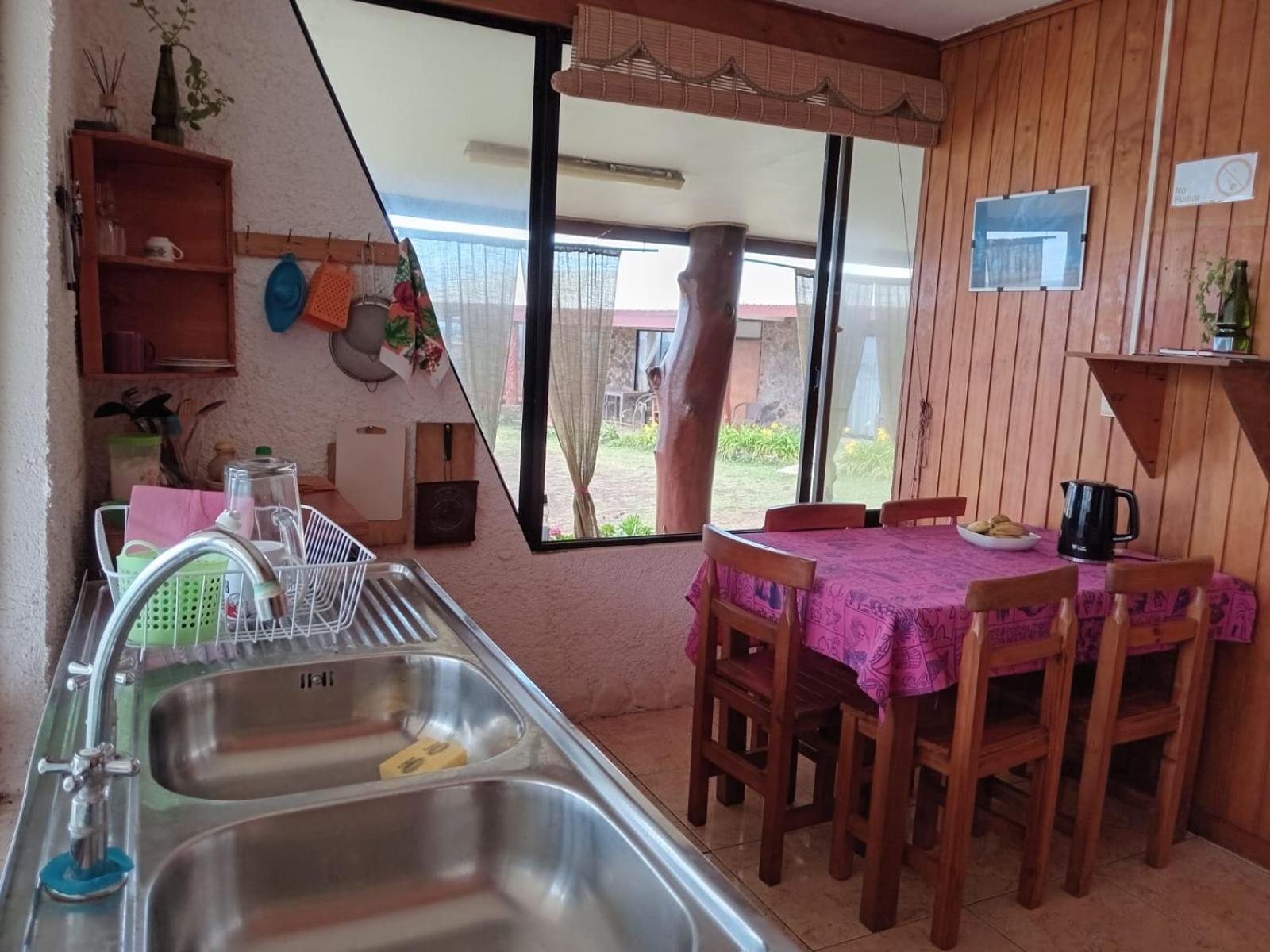 Cabanas & Hostal Tojika Hanga Roa Ngoại thất bức ảnh